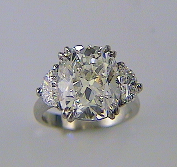 Cushion Cut Diamond Engagement Ring 